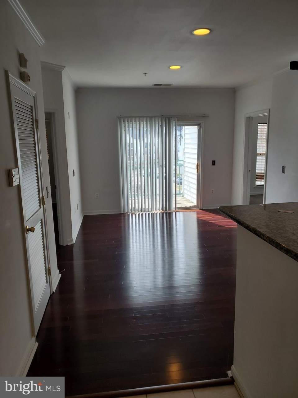 15612 EVERGLADE Lane unit: 403