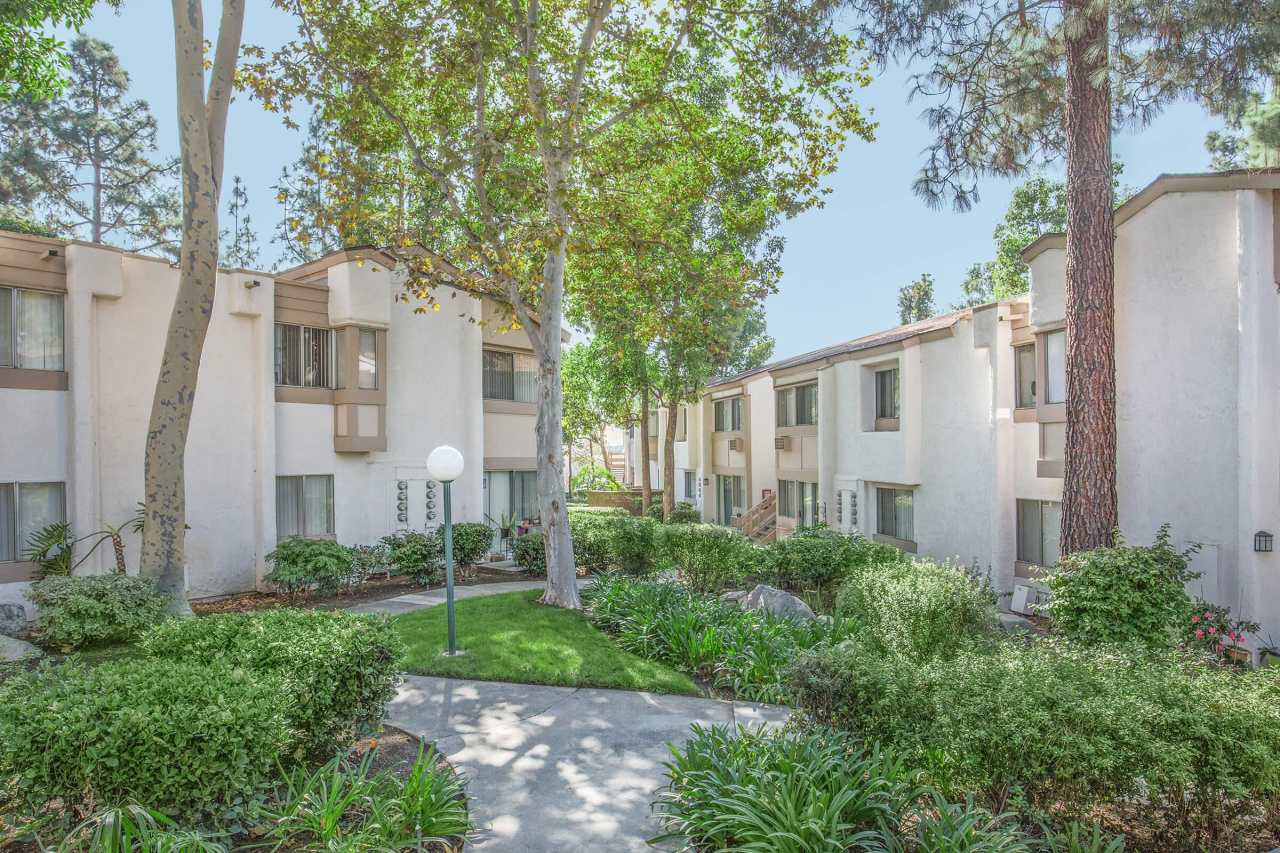 Country Woods Apartment Homes