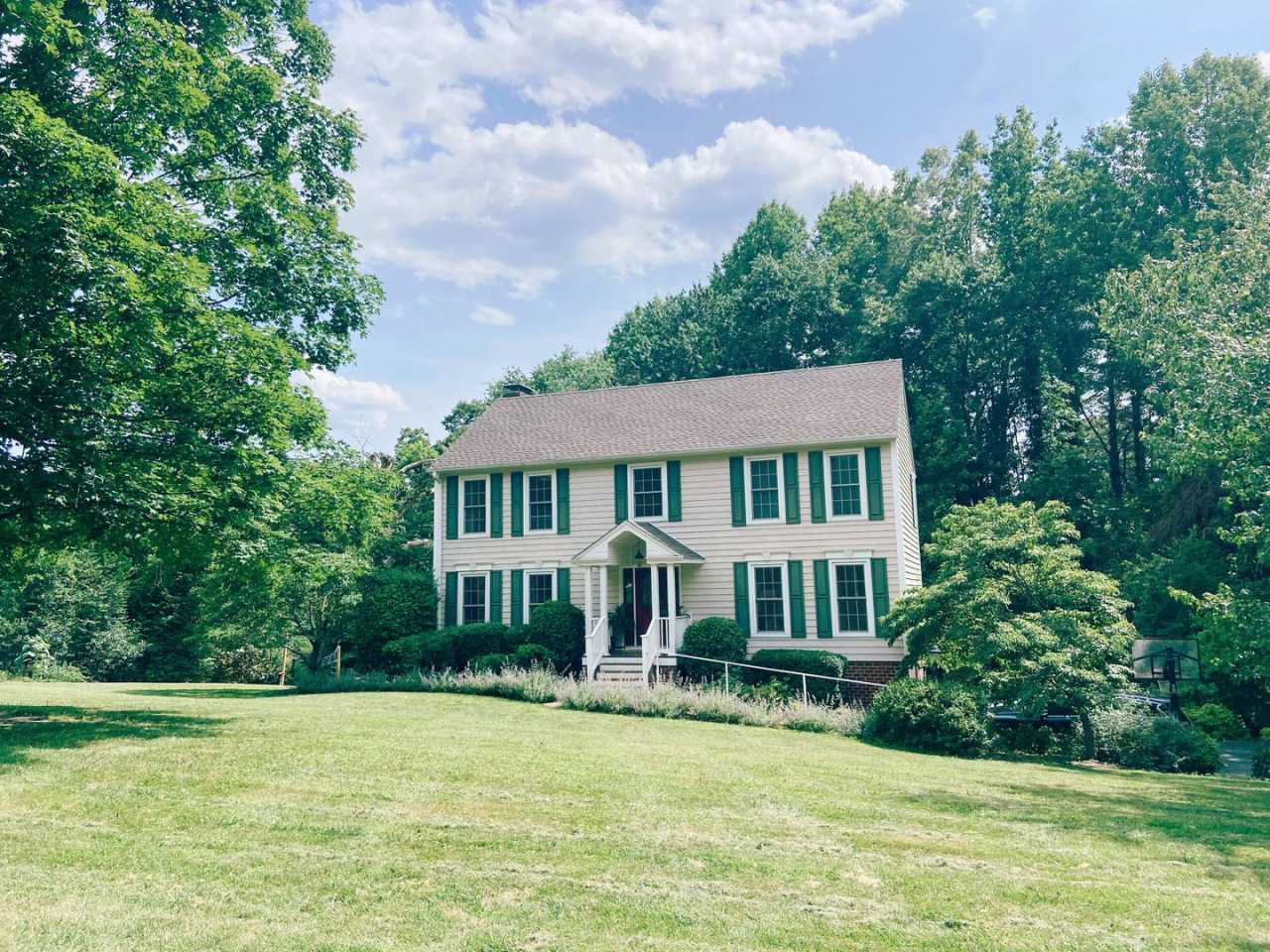2165 Meadowfield Way - Classic Colonial!