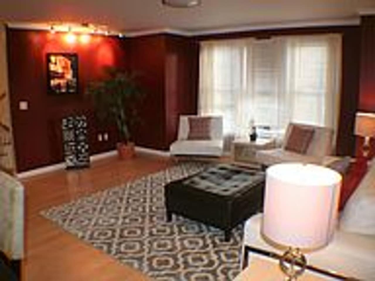 Spacious 3 bedroom 2.5 bath in Squirrel Hill!