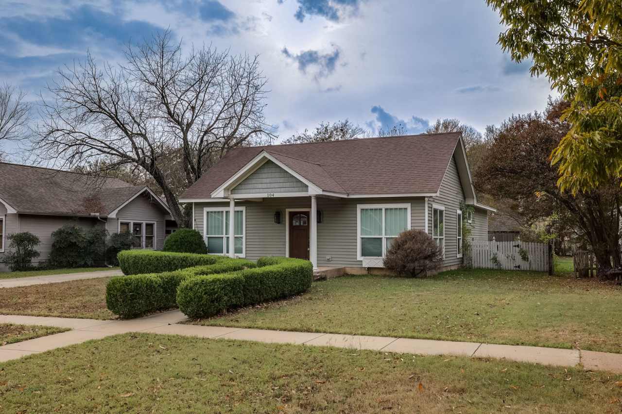 Charming 3-Bedroom Home in Cleburne