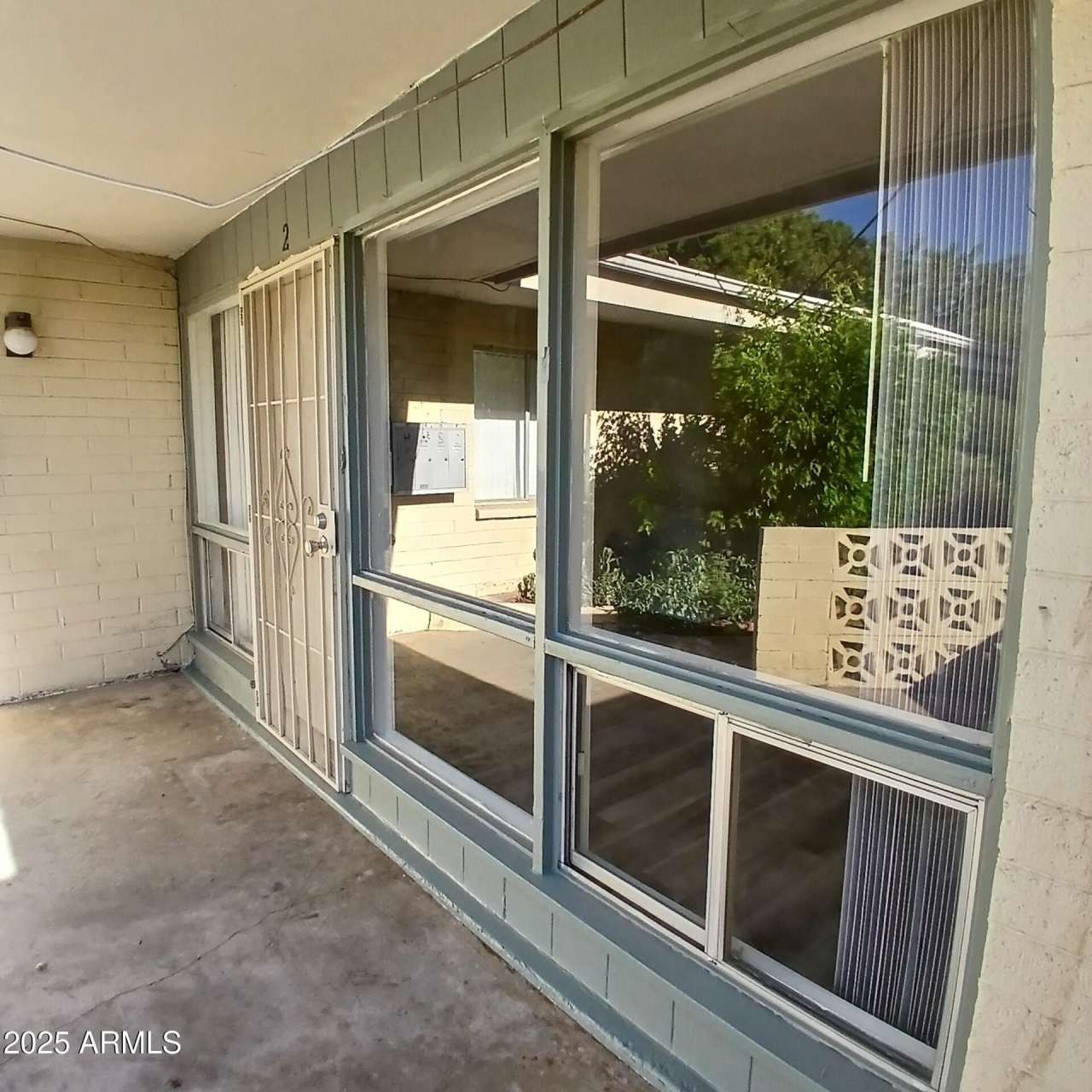 511 W MARYLAND Avenue