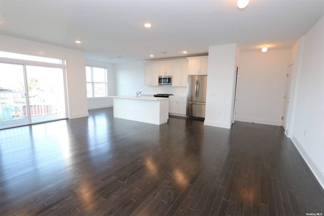 516 Marina Pointe Drive