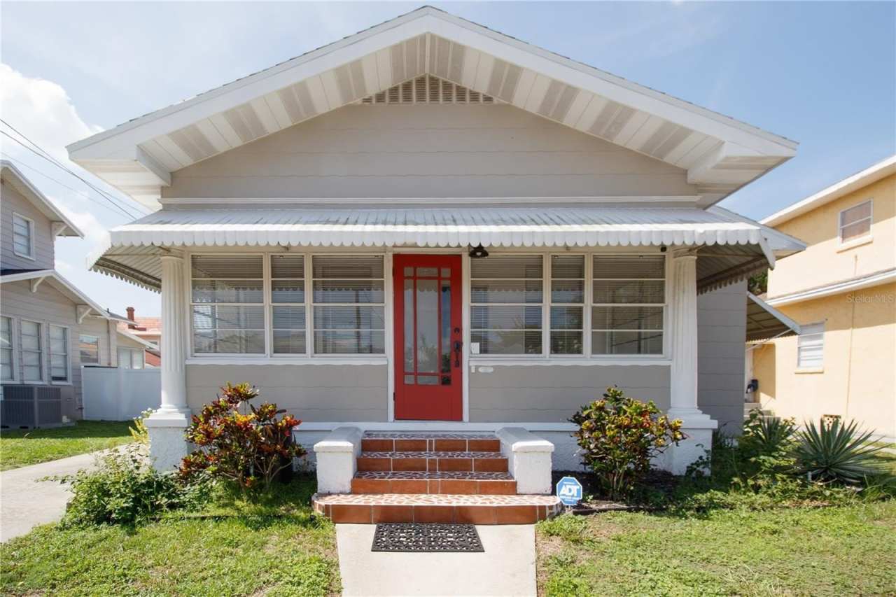 2512 W CORDELIA STREET