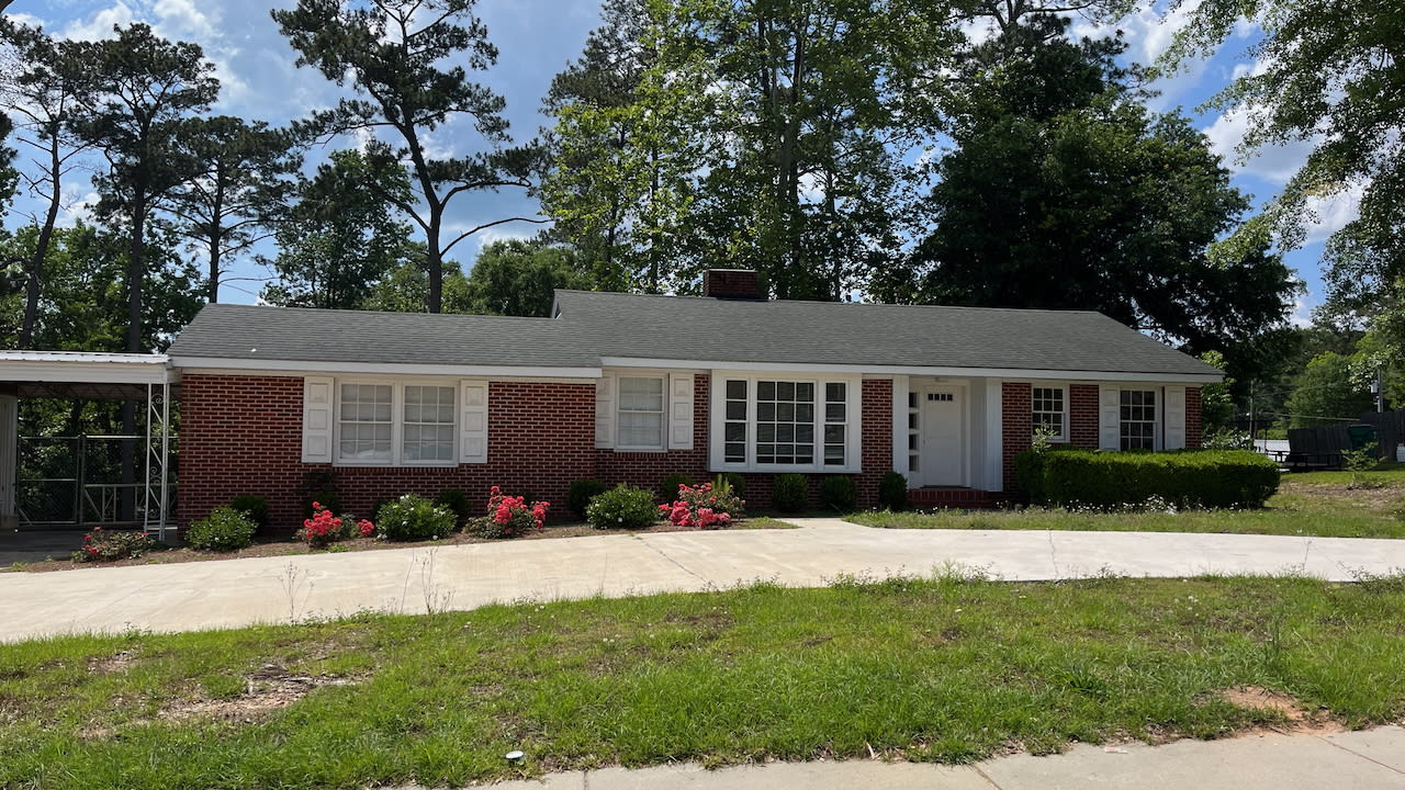 307 S George Wallace Dr