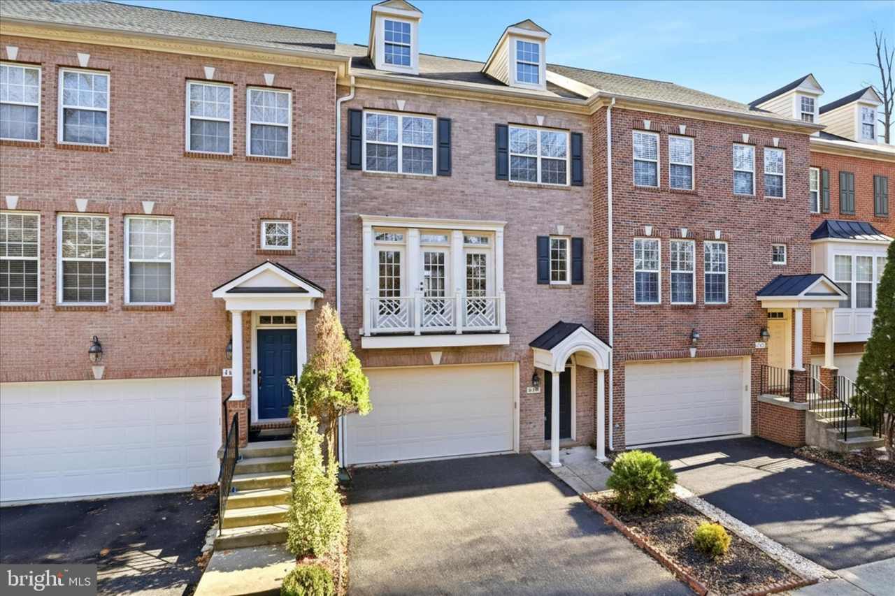 4604 CARISBROOKE Lane