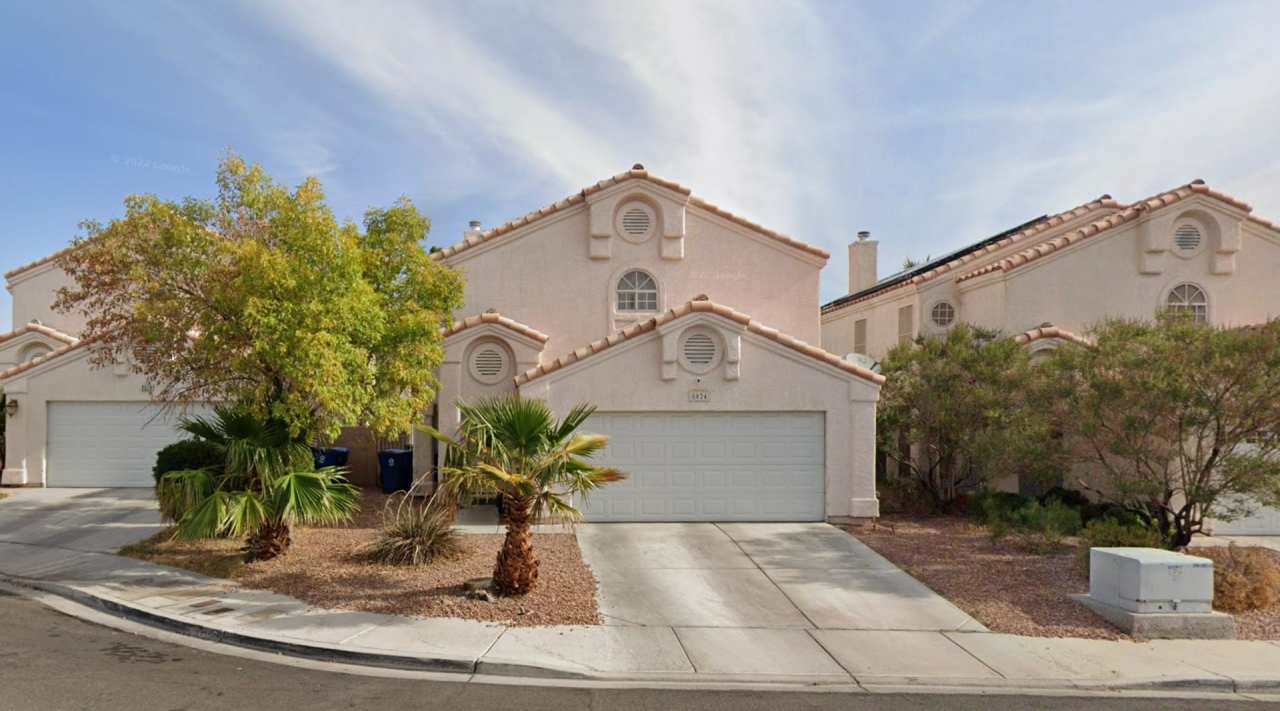 Beautiful SW Las Vegas Home. 3 Beds 3 Full Bath. Tiles Throughout.