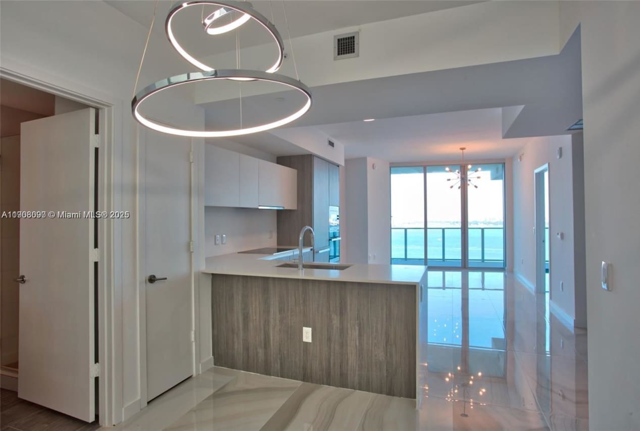 2800 Northeast 7th Avenue