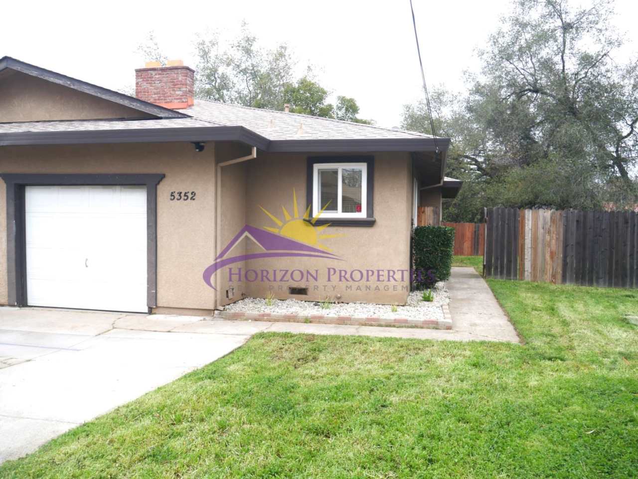 3 Bed 1 Bath 1,006 sqft Duplex in Fair Oaks