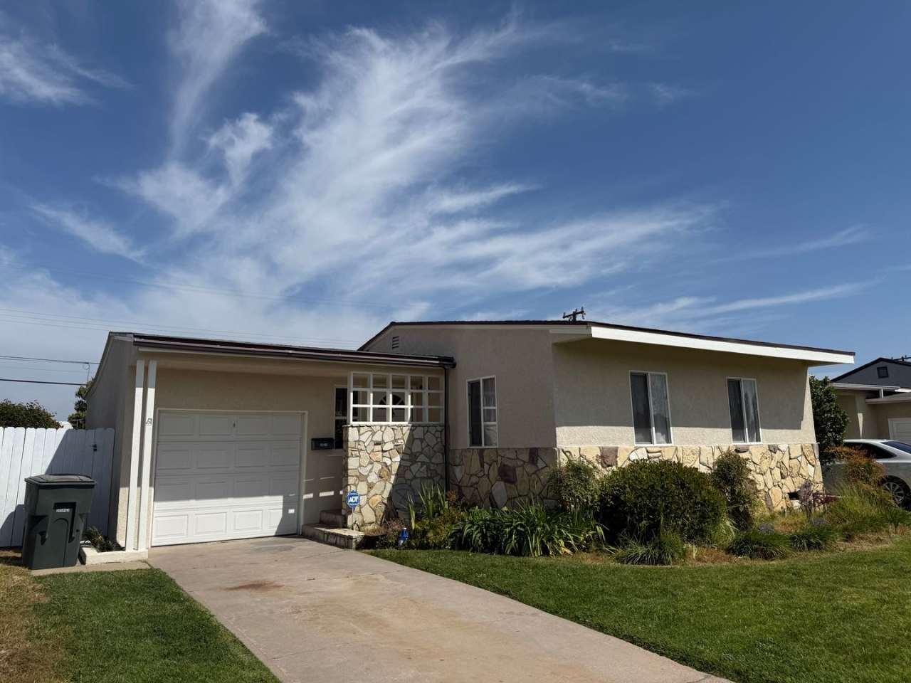 AWESOME 3 BEDROOM 1 BATH HOME - TORRANCE