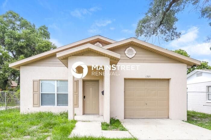 1321 Melrose Avenue South