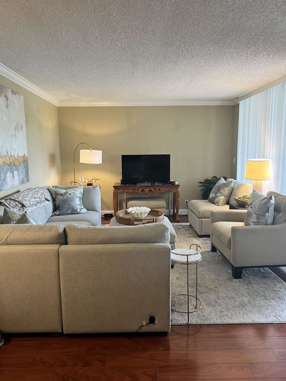 2455 Lindell Boulevard - 1apt # 3211