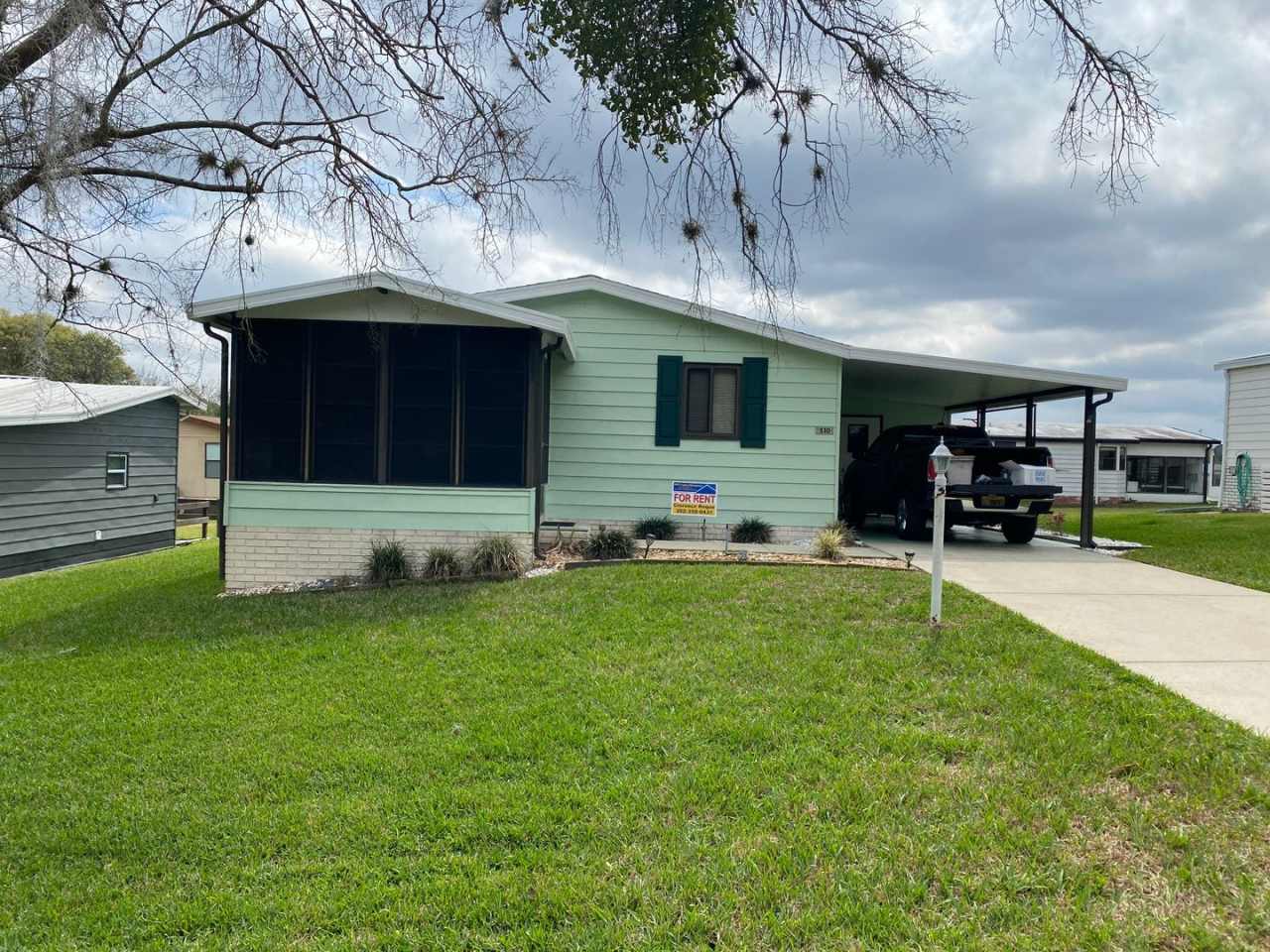 ANNUAL Rental - Unfurnished 2 Bedroom 2 Bath Located in The Villages Orange Blossom Hills.