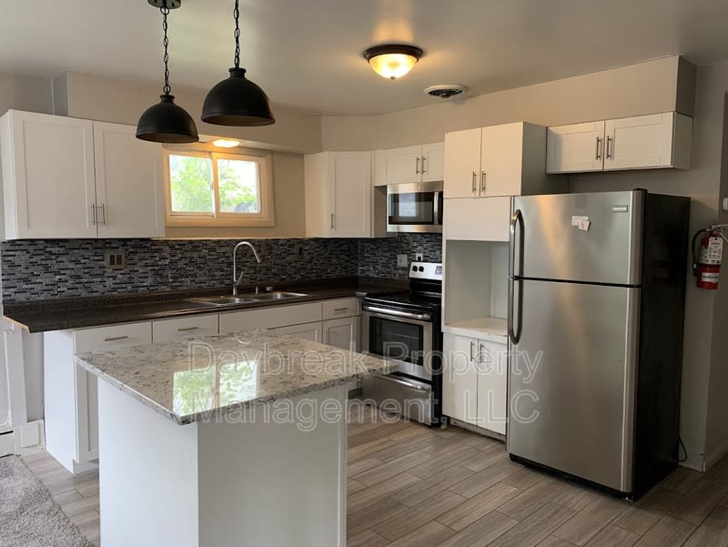 1201 11 1/2 Street North - 2