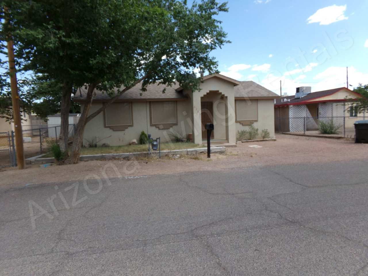 ADORABLE 2 BEDROOM 1 BATHROOM HOME