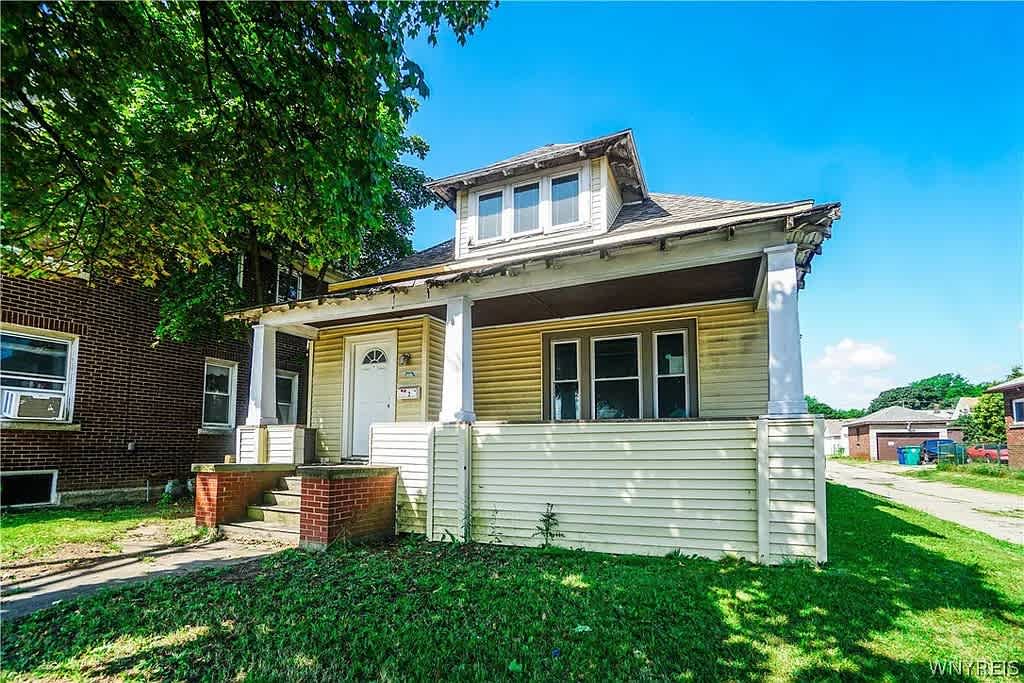 1512 Hyde Park Boulevard