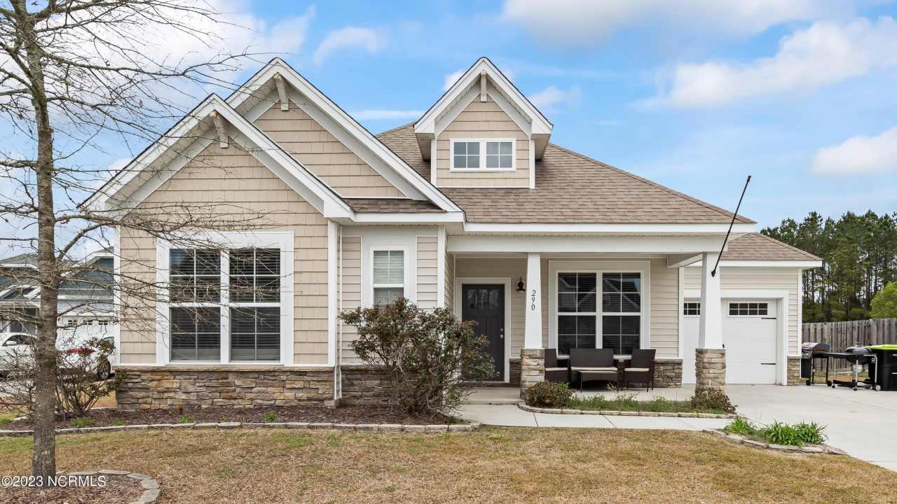 290 SW Plantation Drive