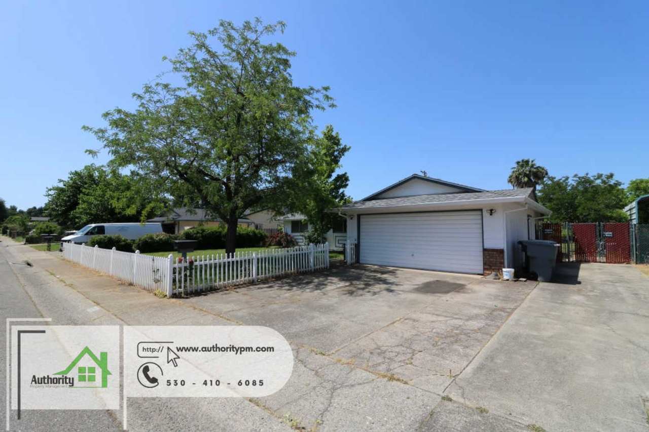 3288 Adams Lane. Central Heat  Air, Fresh Paint, Small Dog is welcome with Addt'l $50.00 to Rent.