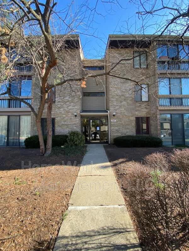 10547 Twin Rivers Rd Unit F-2