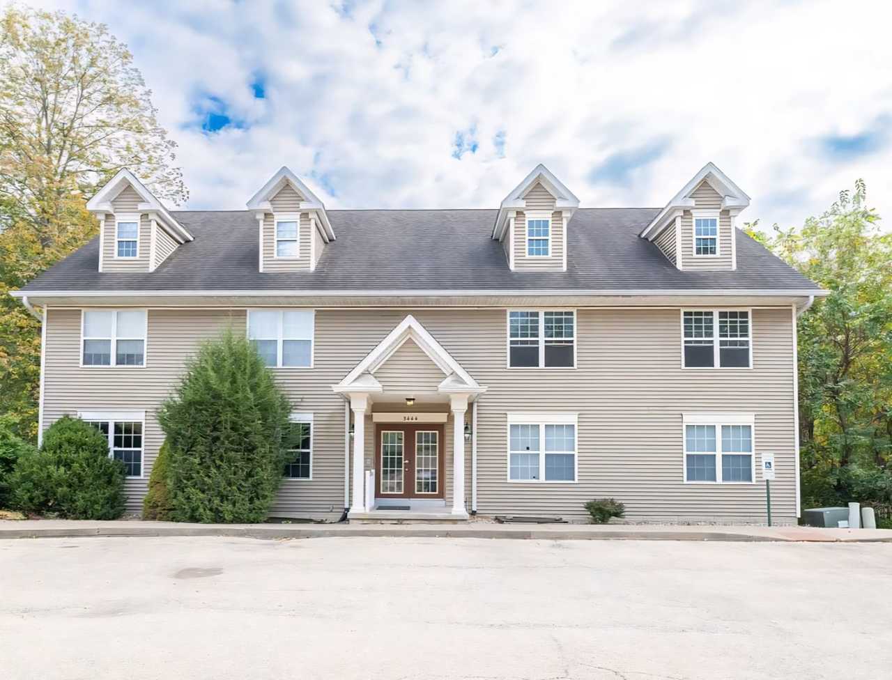 Beautiful 2 Bed, 2 Bath Luxury Condo - Free Month w/13 mo Lease!