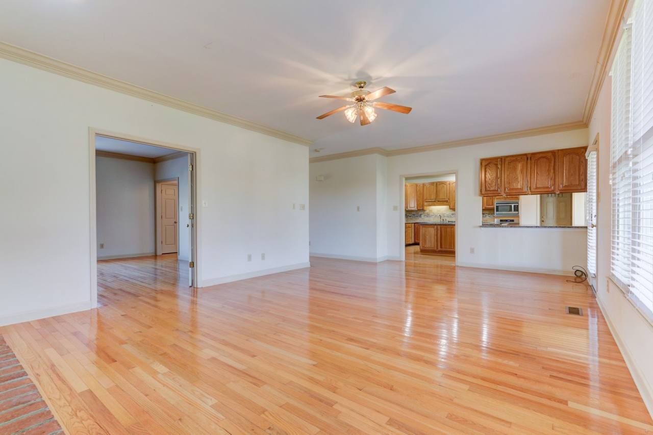 Farragut 37934 - 4 bedroom, 2.5 bath home with lawn service included - Contact Ray Gaudet (865) 748-3346