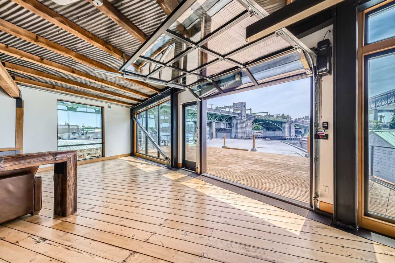 Lake Union Waterfront Apartment