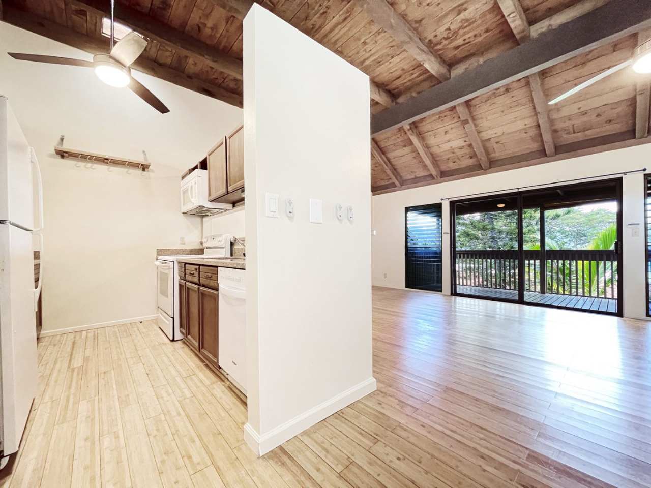 Spacious 3/2 in Kaneohe with Tropical Views