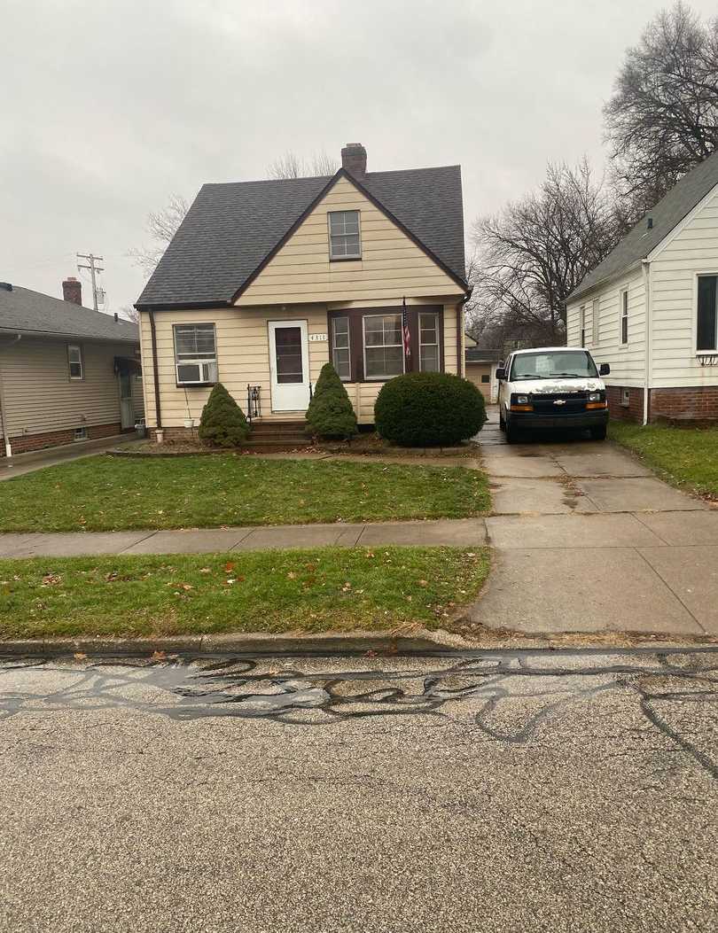 Charming 3-Bedroom Single-Family Home in Quiet Parma Neighborhood