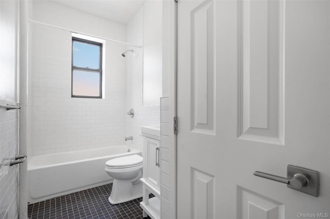 8622 Jamaica Avenue unit: 2R