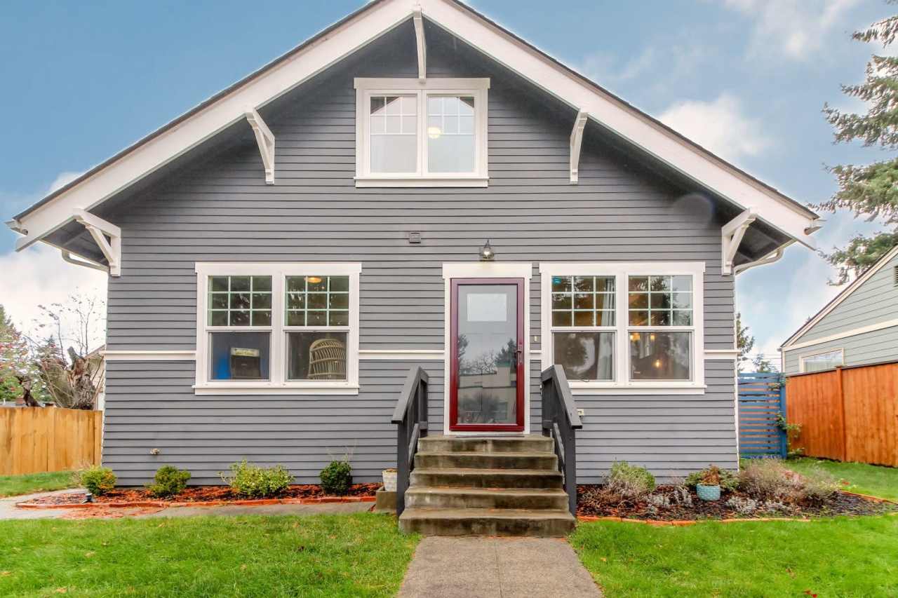Updated 3 bedroom 1.5 bath + Office in North Tacoma