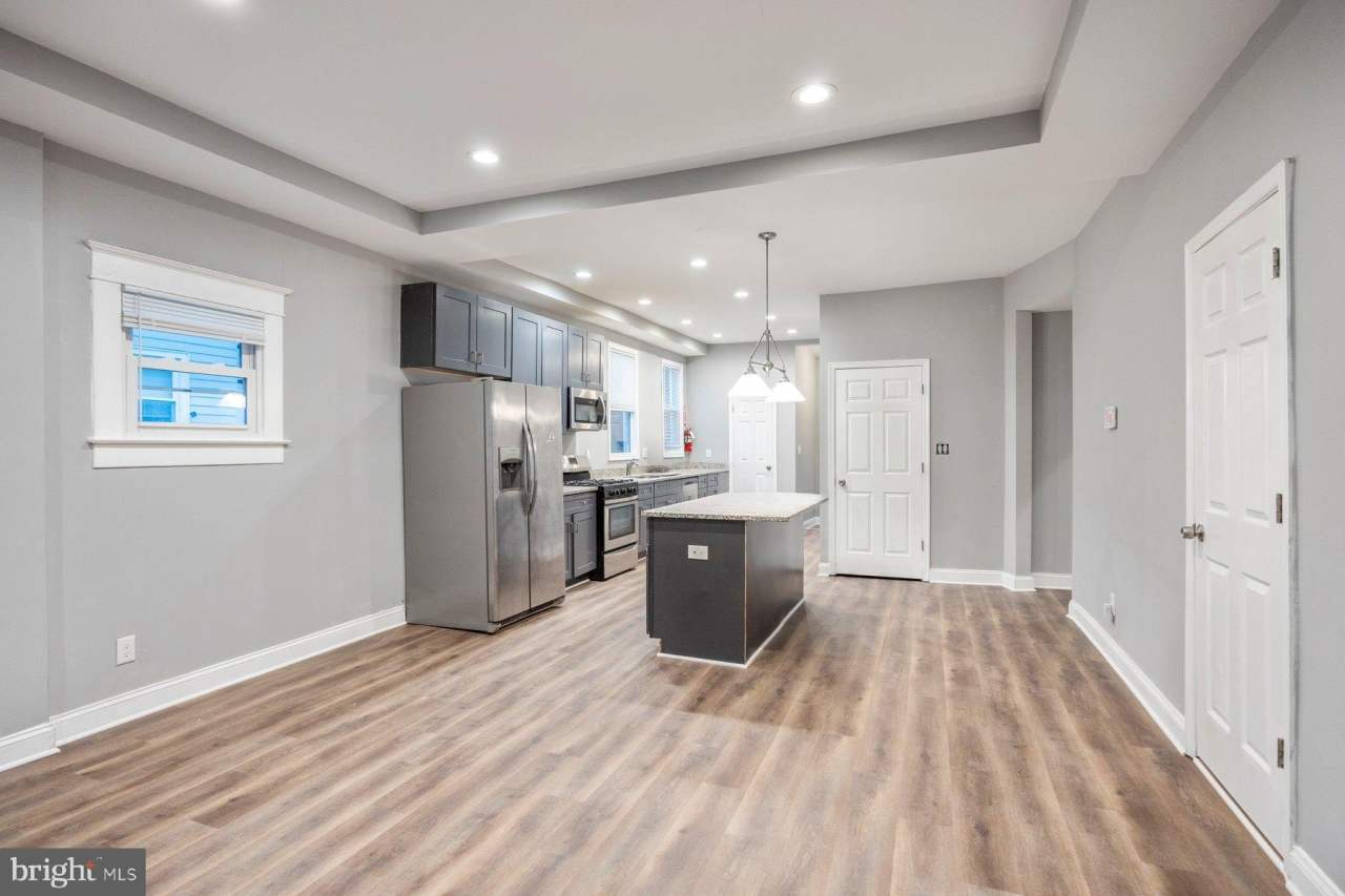 2909 ECHODALE Avenue