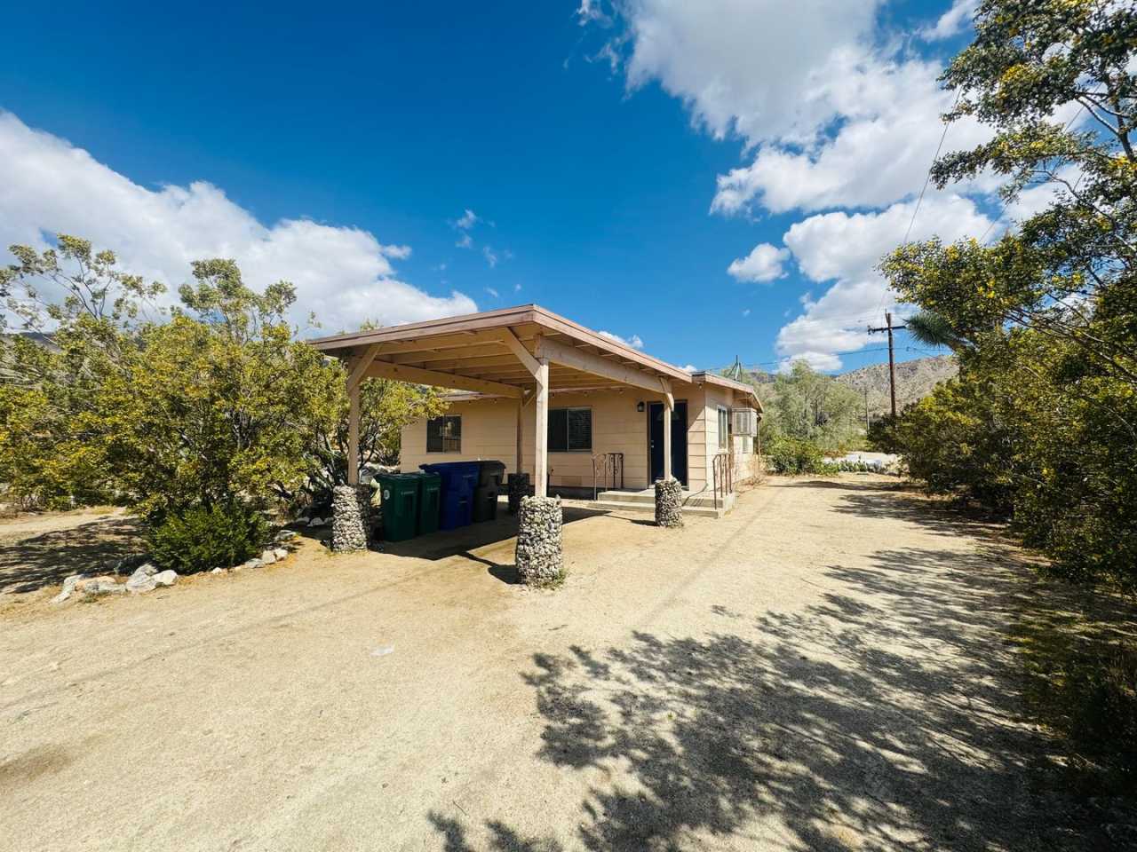 Cozy 2 Bedroom 1 Bathroom in Morongo Valley ready NOW