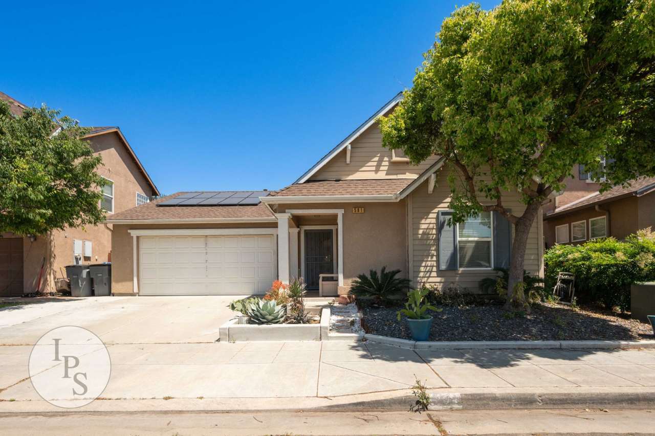 Fresno South East Home, 3BR/2BA, Built 2009 – with SOLAR!