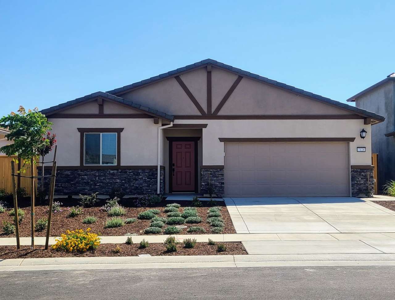 West Roseville Single Story Lennar Solar Pavia @ Fiddyment Farm, 4 bed, 2 ba 1772 sq foot - Park Across Street