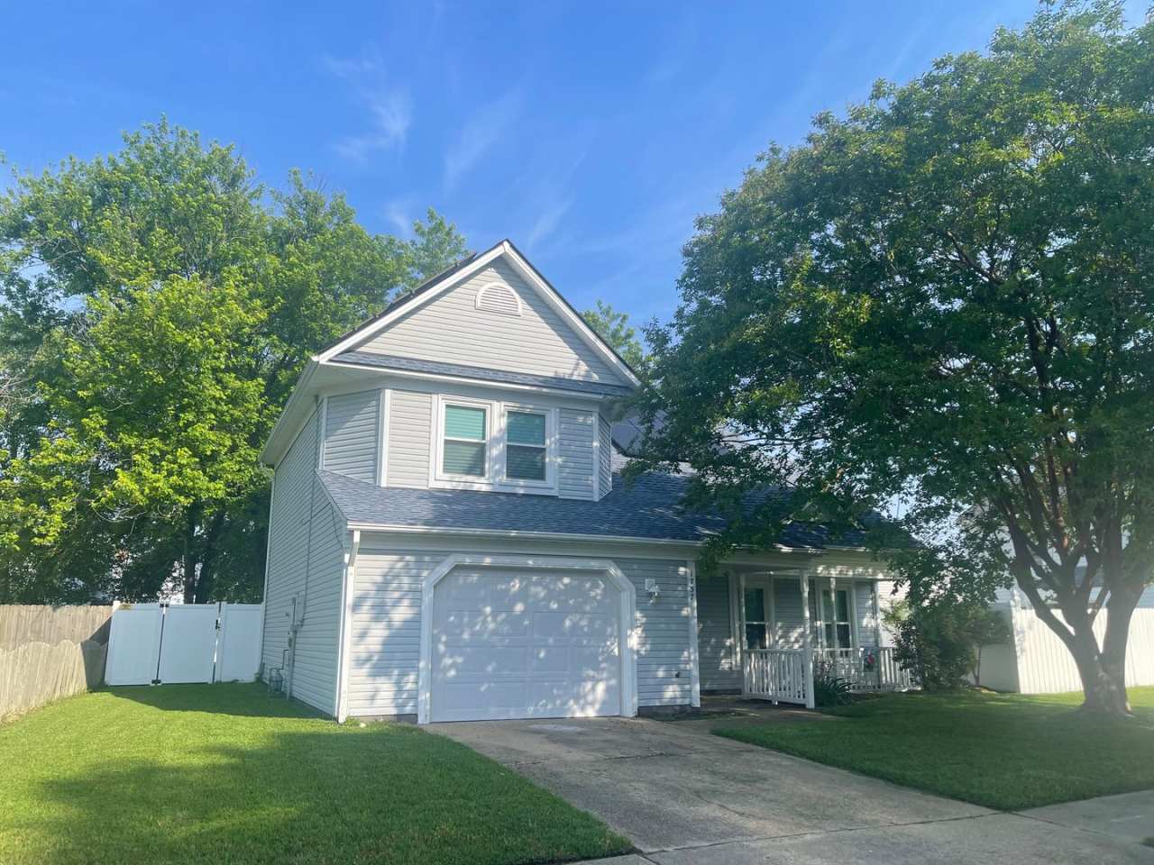 Ocean Lakes Single Family Home Ready for Move In!