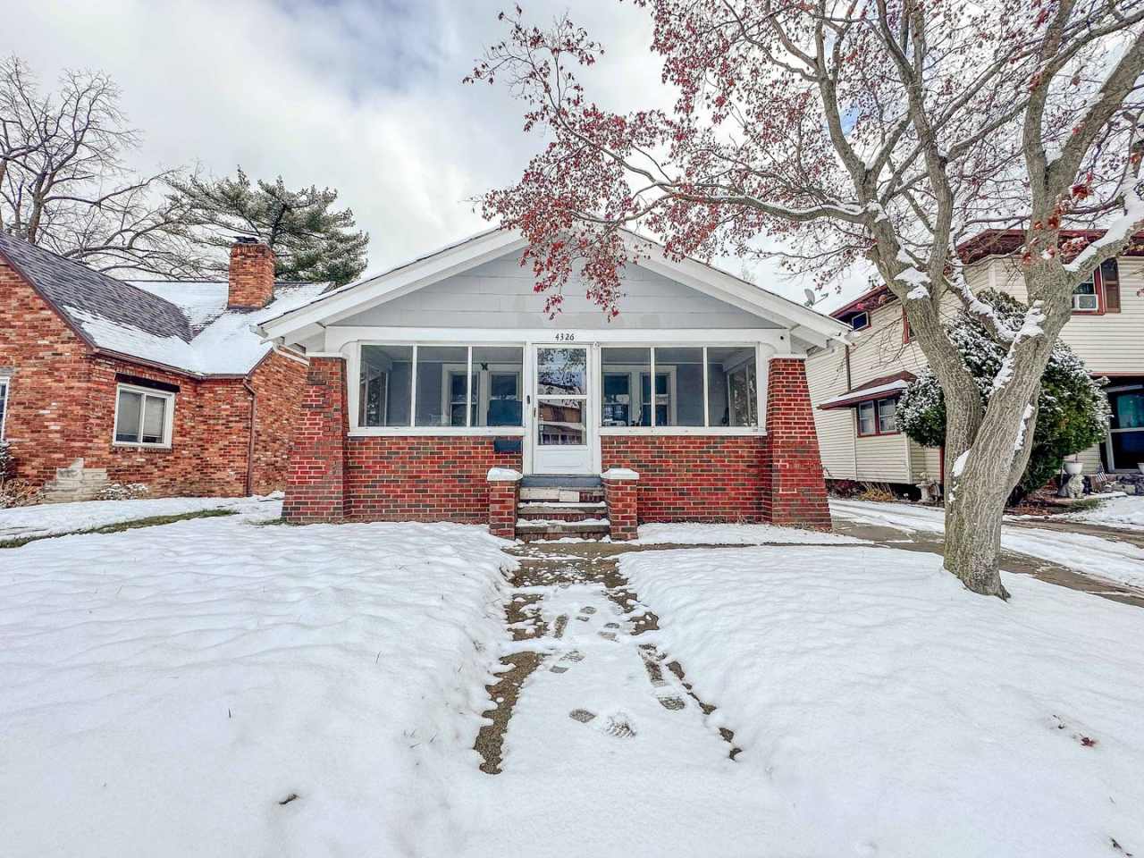 Move In Ready Gem on Lowe Rd. - West End