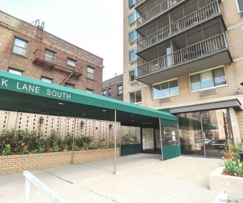 118-18 Union Turnpike unit: 9L