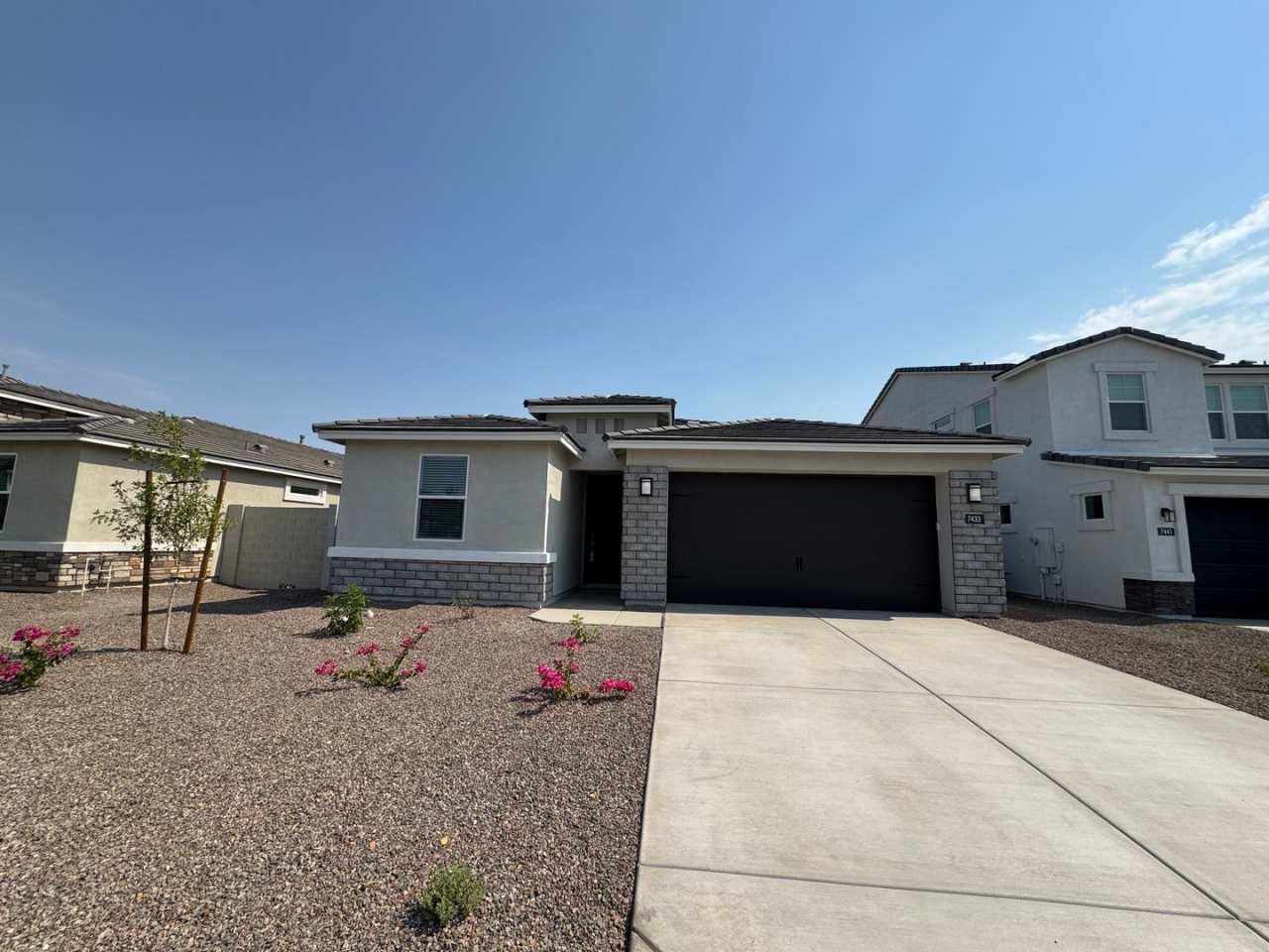7433 W BUCKHORN TRAIL