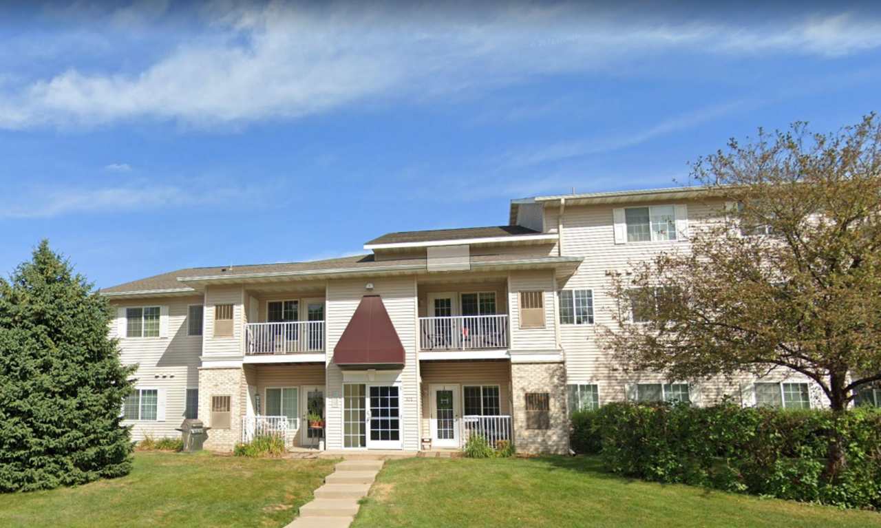 Main floor 2br condo Available!