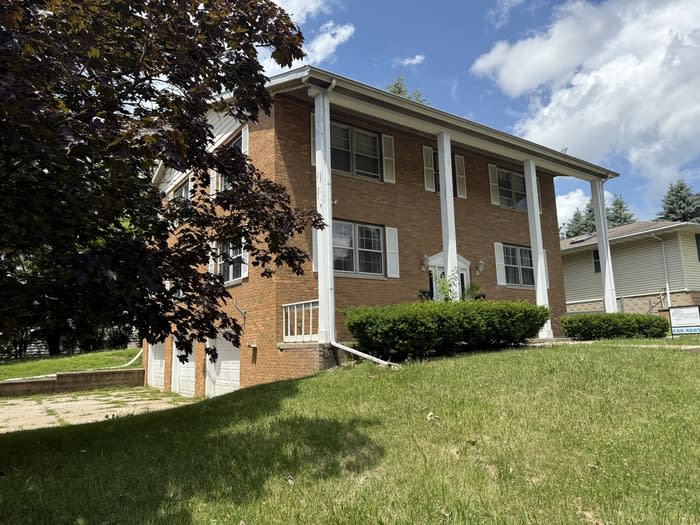 7307 North Oxford Place