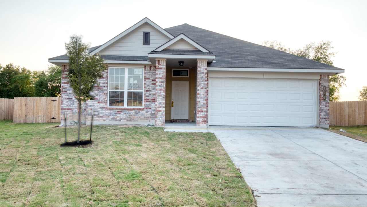 Impeccably Maintained Home in Lake Pointe