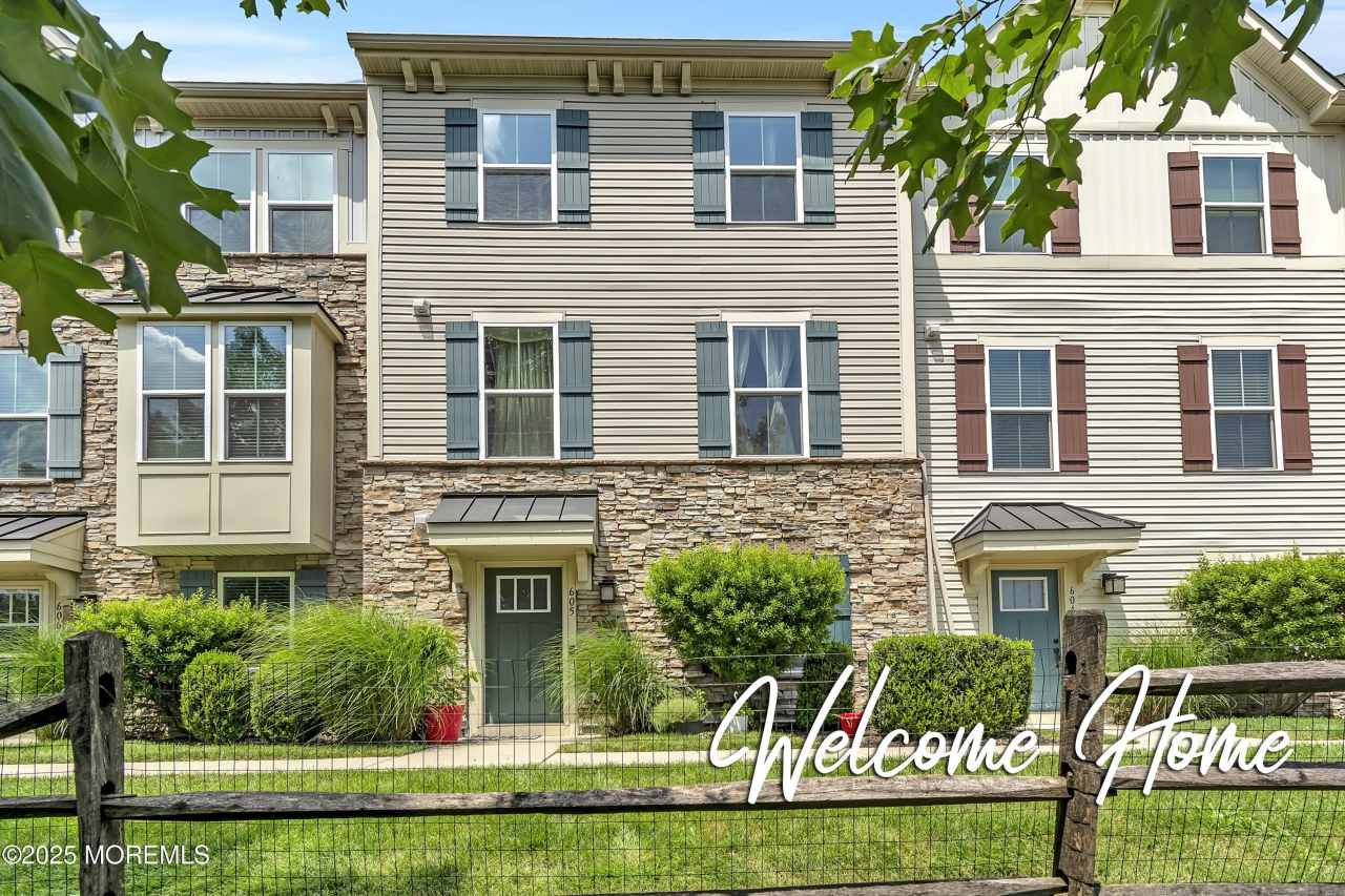 605 Bayside Court unit: 605