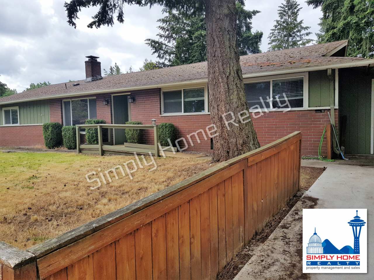 1203 Wynoochee Pl NE