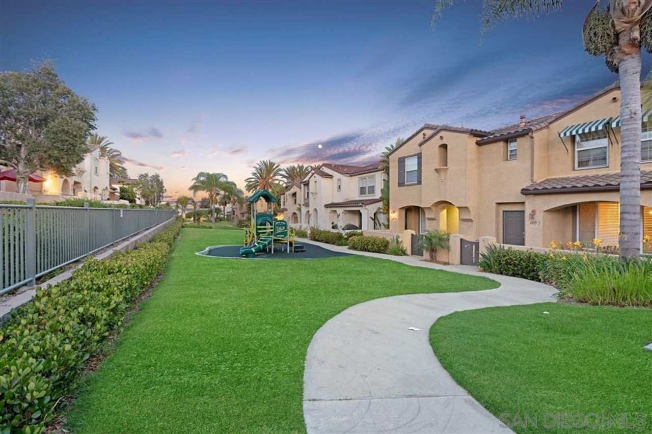 Otay Ranch - Gorgeous 2 Bed/2 Bath Condo with Garage