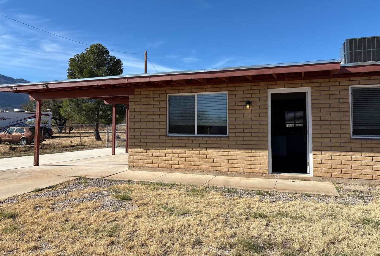 Great home in with great mountain views.