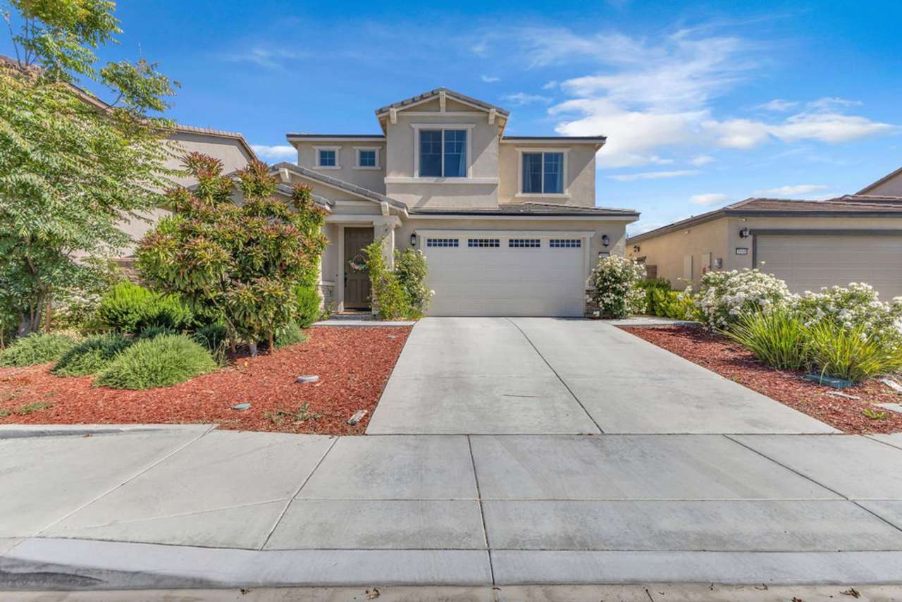 Spacious 5-Bedroom Home in Spencer’s Crossing – Murrieta - 6 Month - 1 Year or Lease To Own!
