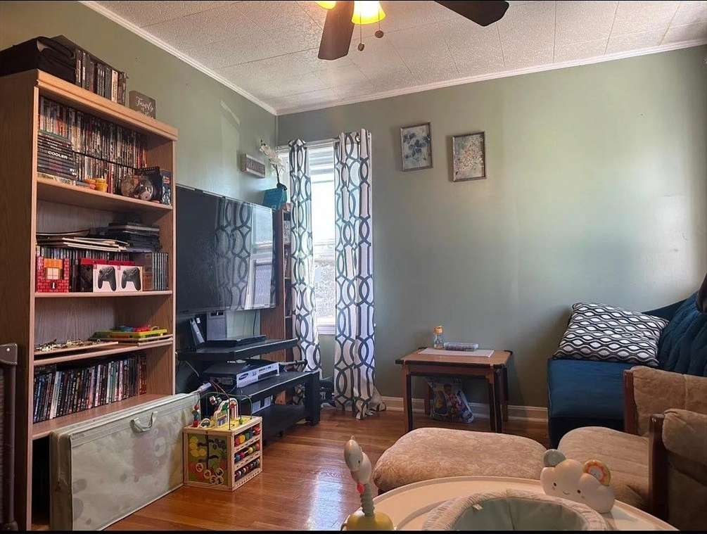 136 Tecumseh St unit: 2