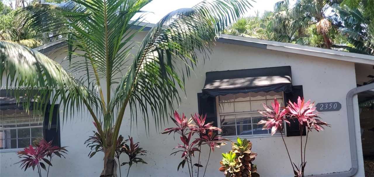 2350 SW 18th Ter