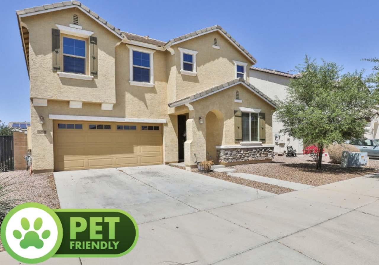 Heart of Queen Creek 5 bed/3 bath Home w/ Private Pool