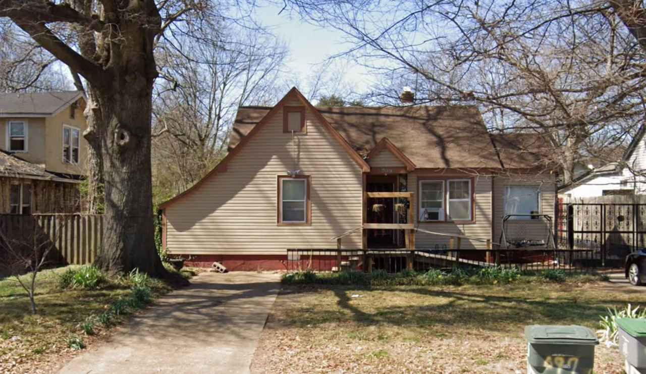 697 North Holmes Street